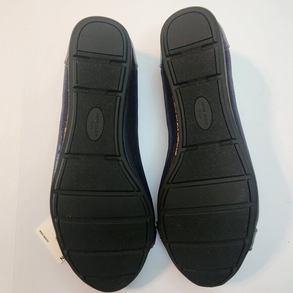 NWT -- Anne Klein Women's Navy Flat, Cushioned Insole, 8.5Wide, Flexible Sole - Picture 4 of 7